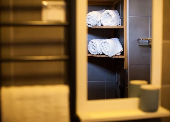 Two Towers Lägenhet