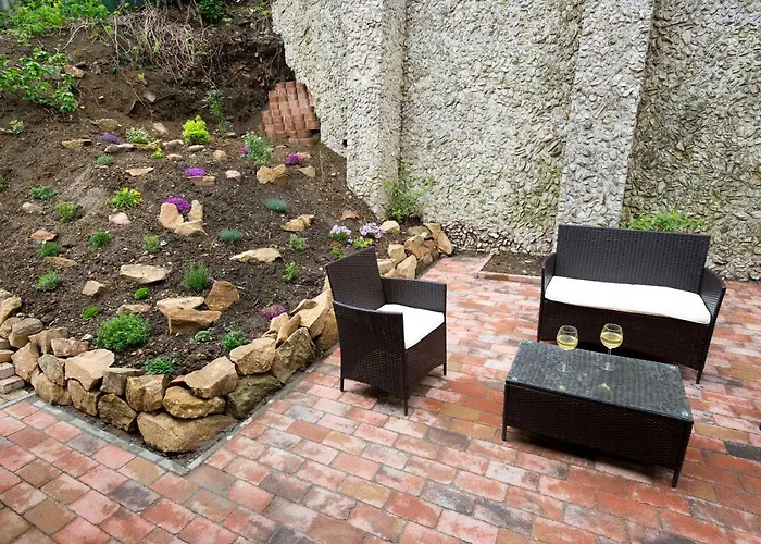 Two Towers Lägenhet